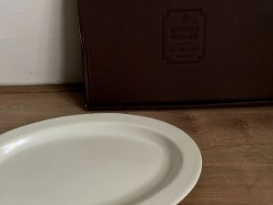 Alternative view of Ancient Pottery｜古陶 美濃燒 橢圓盤 (復古白)