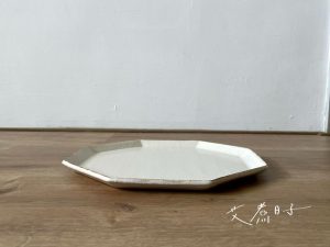Alternative view of Angle｜壽山窯 八角方盤 奶油白