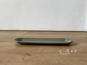 Alternative view of Angle｜壽山窯 長盤 復古灰綠