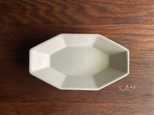 Alternative view of Ancient Pottery｜古陶 美濃燒 八角長盤 (復古白)