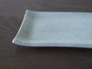 Alternative view of ヤマ兵製陶所｜錆梅花皮 長皿19cm