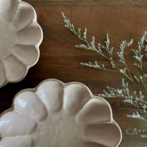 小兵|日本製 21.5cm 粉引花盤 (桃煉)