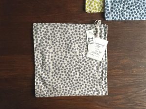 Alternative view of Horn Please｜100%純棉 手工印刷 手帕包 點點灰紫