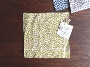 Alternative view of Horn Please｜100%純棉 手工印刷 手帕包 點點黃綠