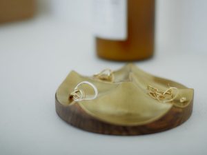 Alternative view of Horn Please｜印度製 黃銅+黃檀木 裝飾盤