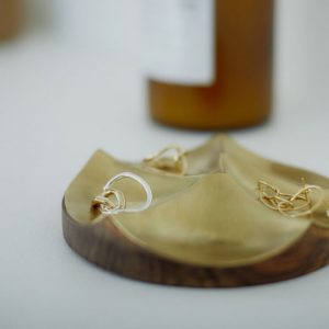 Alternative view of Horn Please｜印度製 黃銅+黃檀木 裝飾盤