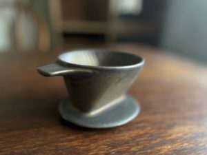 Alternative view of Ancient Pottery｜古陶 美濃燒 咖啡濾杯 (古銅金)