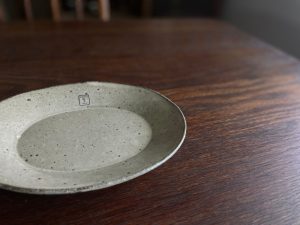 六魯｜美濃燒 窯燒灰橢圓皿