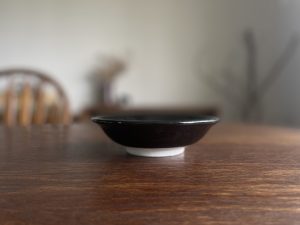 Heuge｜美濃燒 工匠手作 平碗 - 瀬戸黒