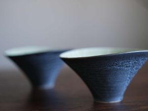 Alternative view of 金正陶器｜姿月窯 灰釉流し朝顔鉢