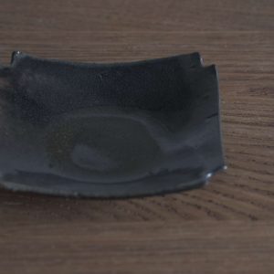 Alternative view of 南窯|工藤工先生 隅切菓子皿 - 黑美濃