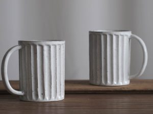 ヤマ兵製陶所｜しのぎ刻紋 馬克杯