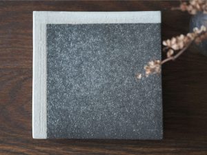 Alternative view of HECHIMON｜信樂燒 煙燻 白線方高皿