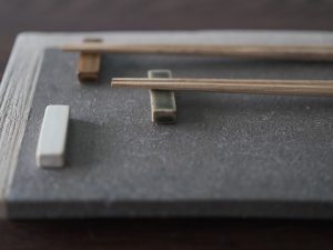 Alternative view of 金正陶器｜姿月窯 長角箸置、筷架