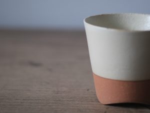 Alternative view of Blanc｜壽山窯 工匠手作 小山茶杯 (香草)