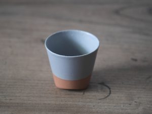 Alternative view of Blanc｜壽山窯 工匠手作 小山茶杯 (薰藍)