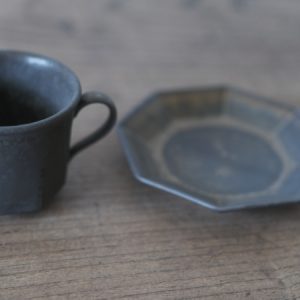 Alternative view of Ancient Pottery|八角杯碟組 - 古銅金