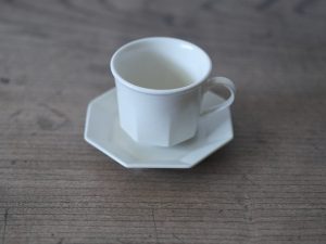 Alternative view of Ancient Pottery｜八角杯碟組 - 復古白