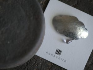 Alternative view of kohachiro｜日本手作錫飾品 雲與雨 胸針