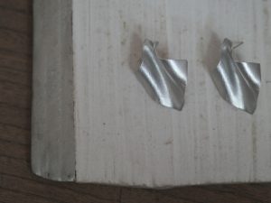 Alternative view of kohachiro｜日本手作錫飾品 波浪系列 耳環