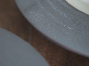 Alternative view of 金正陶器｜姿月窯 煙燻流紋中皿