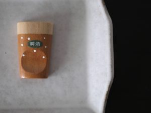 Alternative view of ﾈｵﾝ｜經典台灣味 木製筷架 - 啤酒