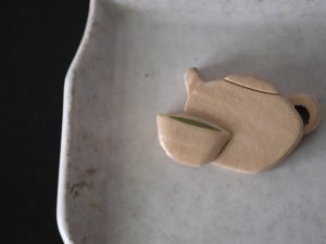 ﾈｵﾝ｜經典台灣味 木製筷架 - 茶壺與茶