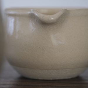 Alternative view of TOJIKI TONYA 伊賀燒溫潤小土鍋 - 奶油白