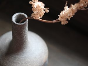 Alternative view of 信樂燒花器｜寬底座