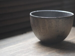 信樂燒小丼碗｜錆釉直紋