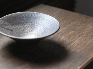 Alternative view of 信樂燒反り鉢｜錆釉展口