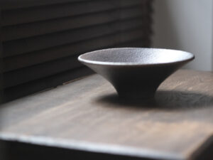 信樂燒反り鉢｜錆釉展口