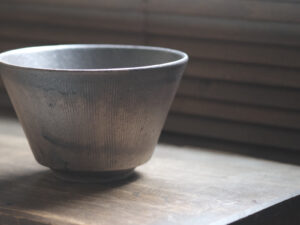 Alternative view of 信樂燒大丼碗｜錆釉直紋