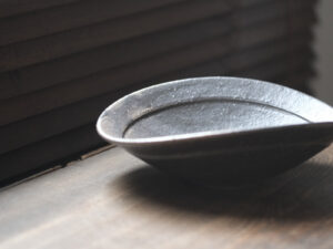 Alternative view of 信樂燒盛鉢｜錆釉流紋