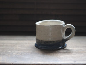 Alternative view of 信樂燒馬克杯｜石爆紋掛釉 - 青岬寬底