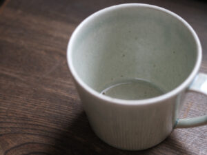 Alternative view of 信樂燒馬克杯｜白釉刷紋