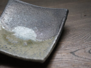 信樂燒銘々皿｜炭化釉